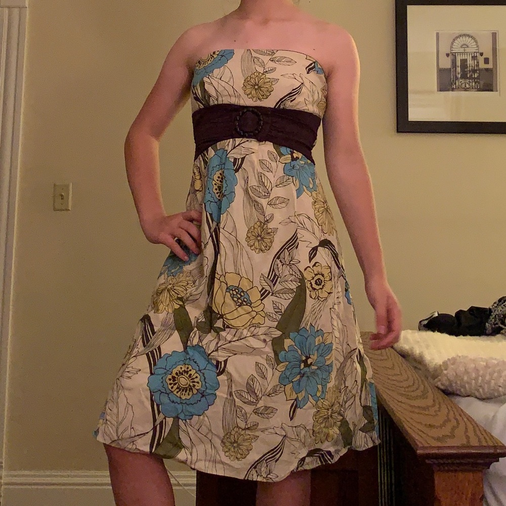 Strapless formal/casual dress.